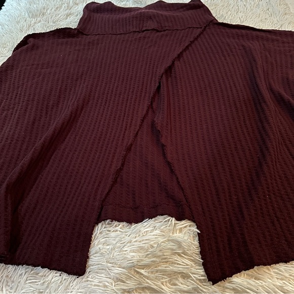 Free People Date Night Waffle Knit Cowl Neck Top Burgundy Size M (NWT) - Picture 6 of 13